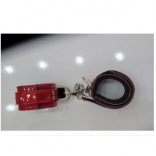 Kırmızı Renkli Deri El Kelepçesi Fantezi El Kelepçesi Kırmızı Renkli Deri El Kelepçesi Fantezi El Kelepçesi